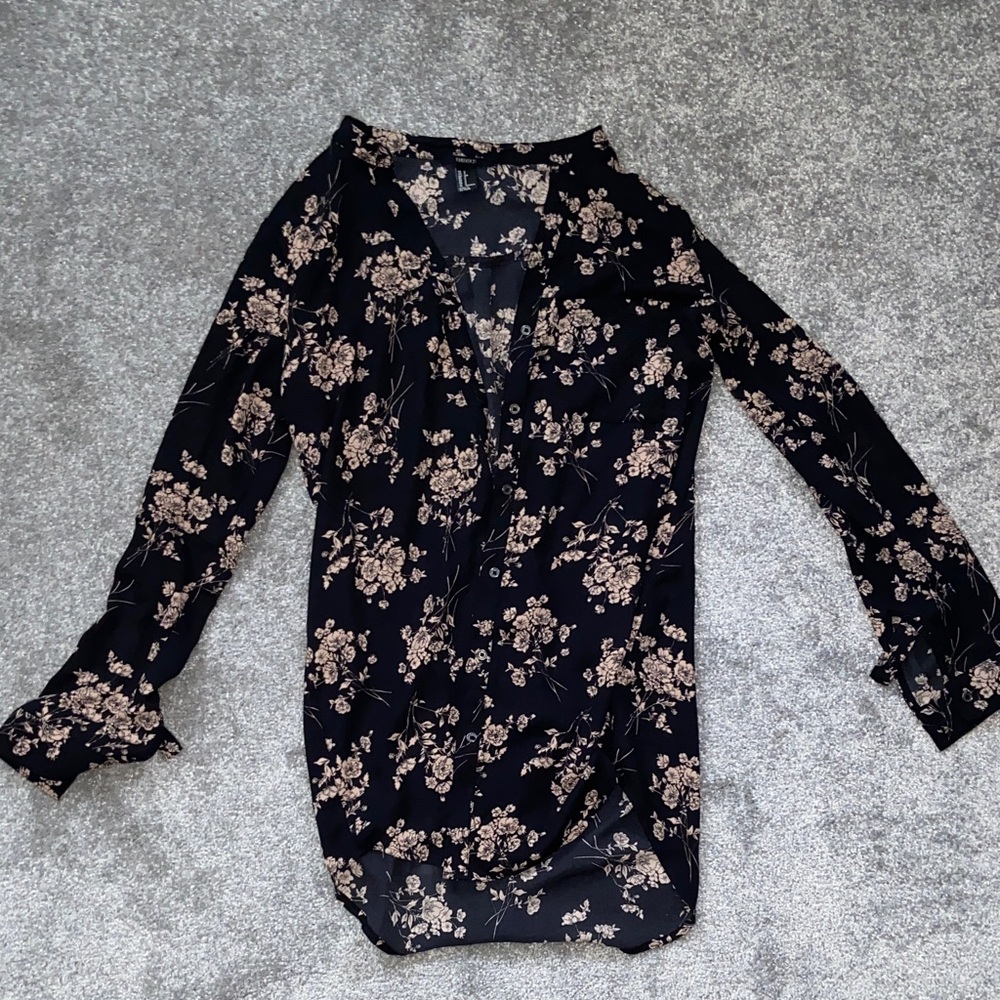 Forever 21 Womens Small Floral Black Blouse